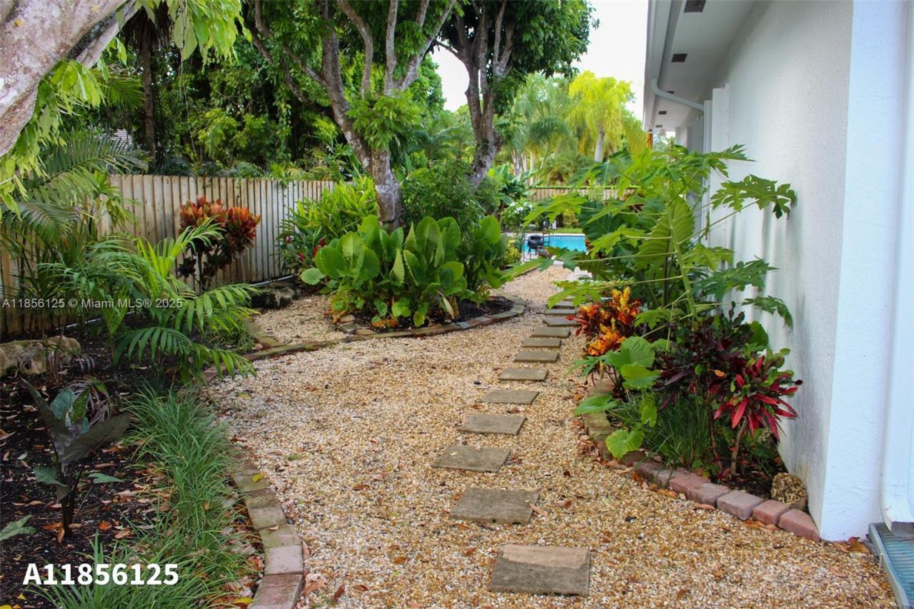 15255 SW 80th Ave, Palmetto Bay, FL 33157 Photo