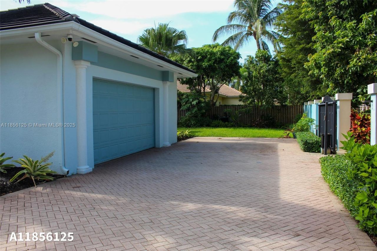 15255 SW 80th Ave, Palmetto Bay, FL 33157 Photo