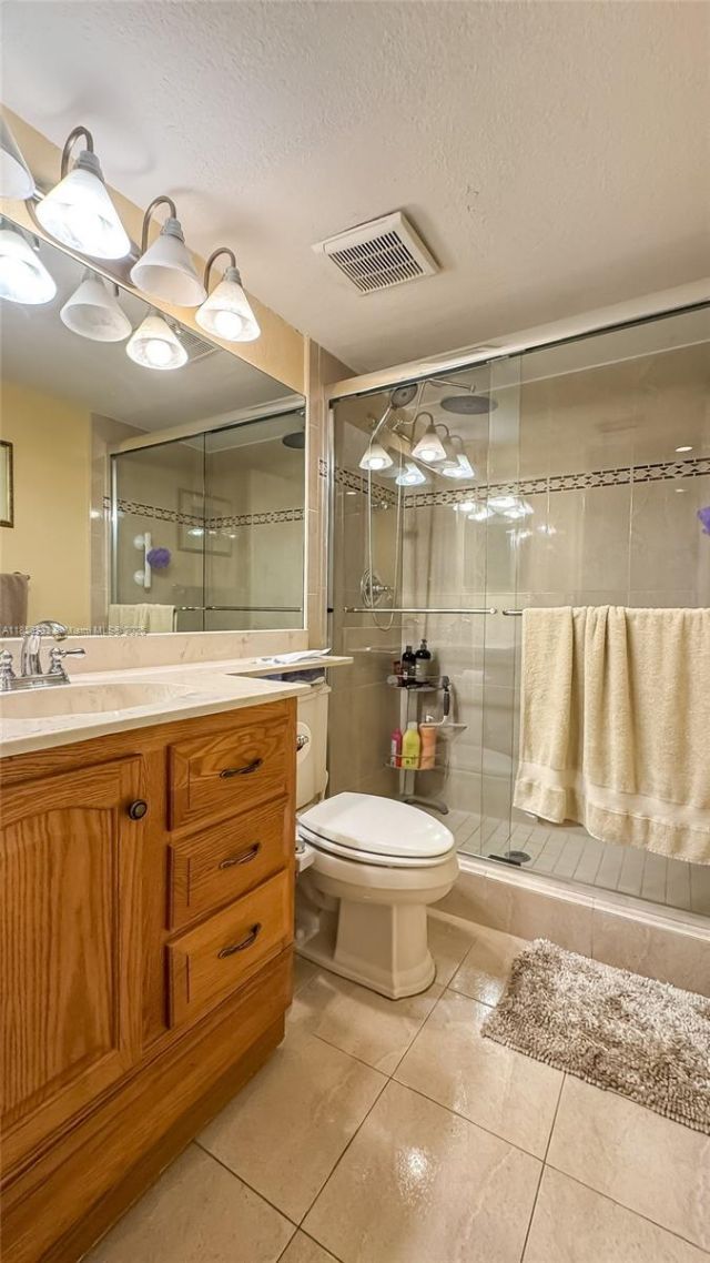 3570 Magellan Cir, Unit 222-2, Aventura, FL 33180 Photo