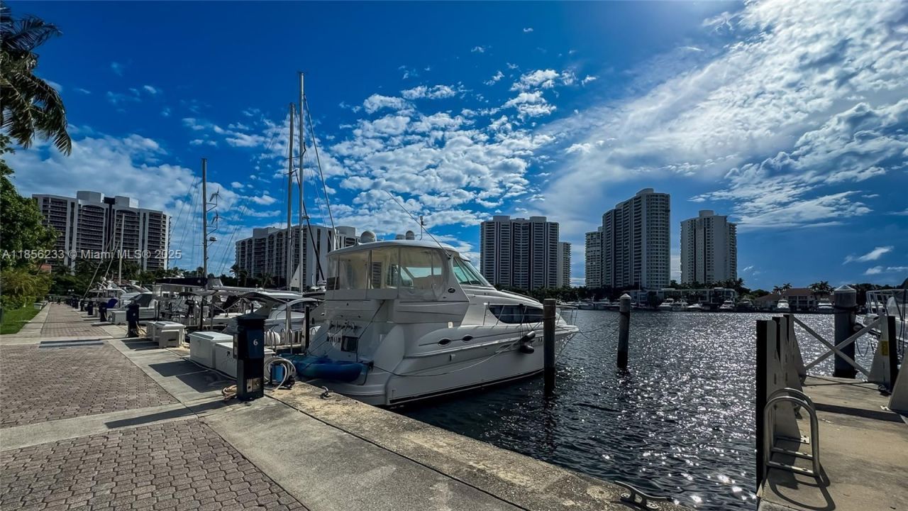 3570 Magellan Cir, Unit 222-2, Aventura, FL 33180 Photo