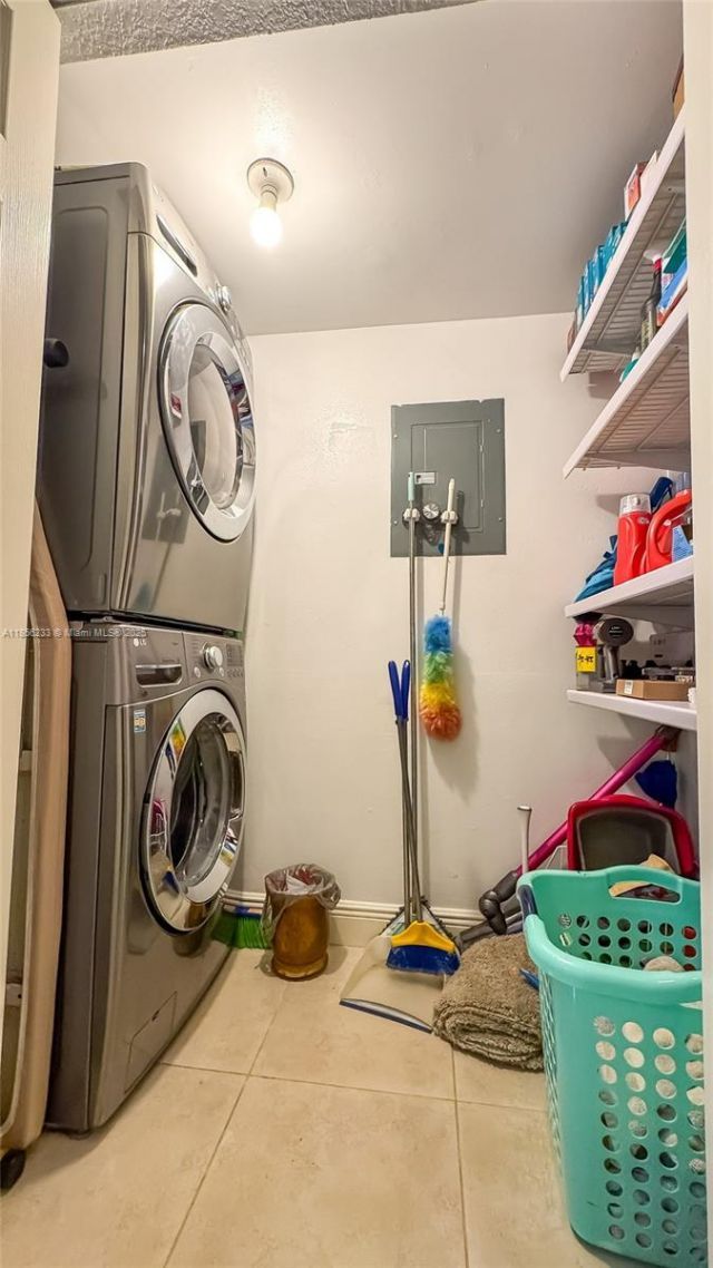 3570 Magellan Cir, Unit 222-2, Aventura, FL 33180 Photo