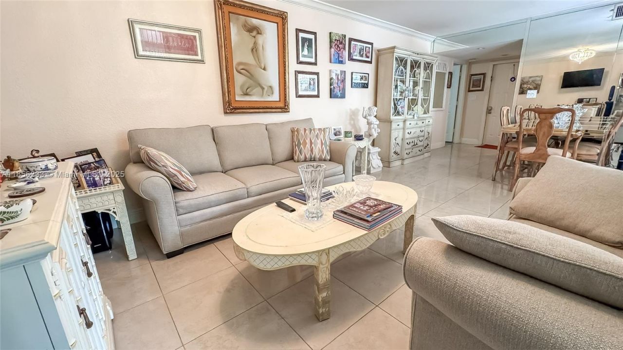 3570 Magellan Cir, Unit 222-2, Aventura, FL 33180 Photo