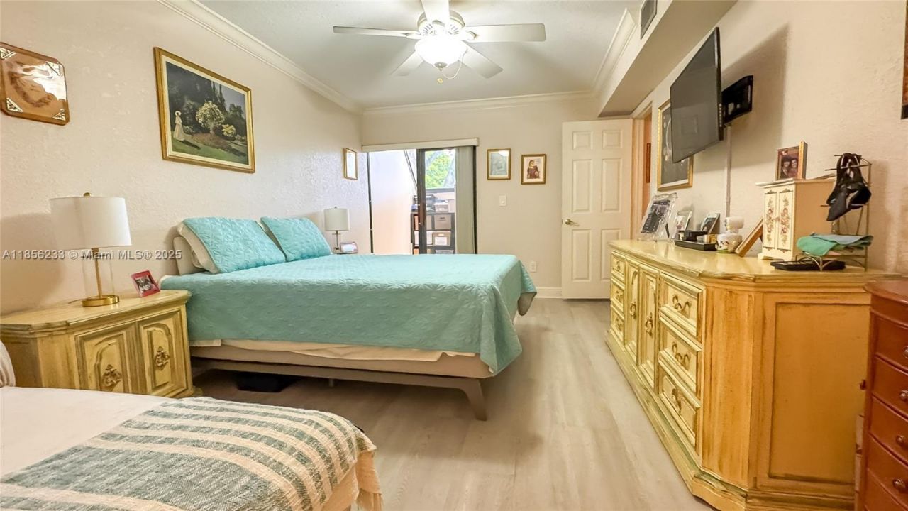 3570 Magellan Cir, Unit 222-2, Aventura, FL 33180 Photo