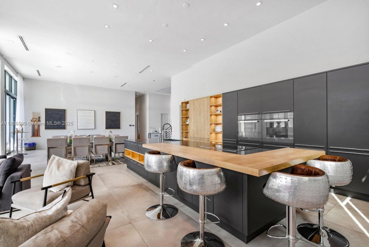 2700 NE 18th St, Fort Lauderdale, FL 33305 Photo