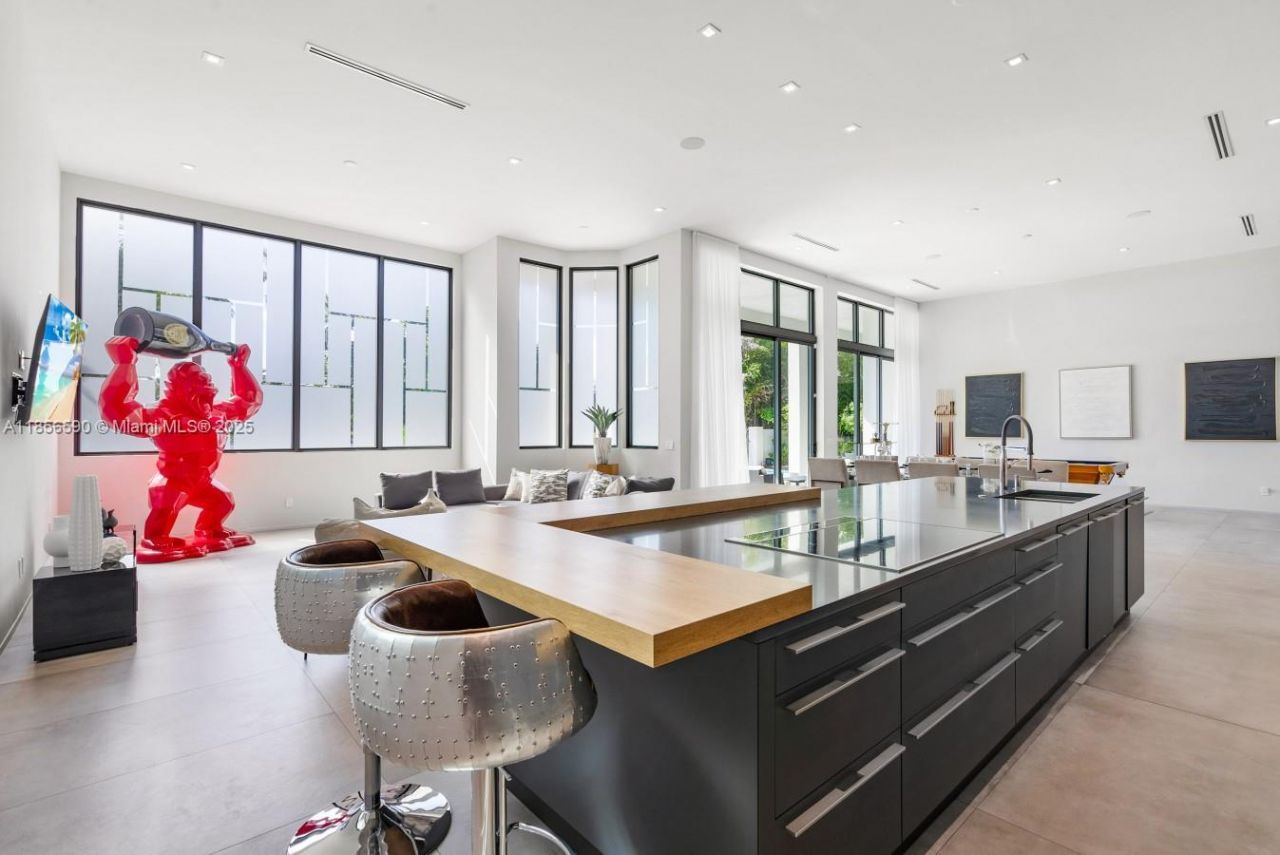 2700 NE 18th St, Fort Lauderdale, FL 33305 Photo