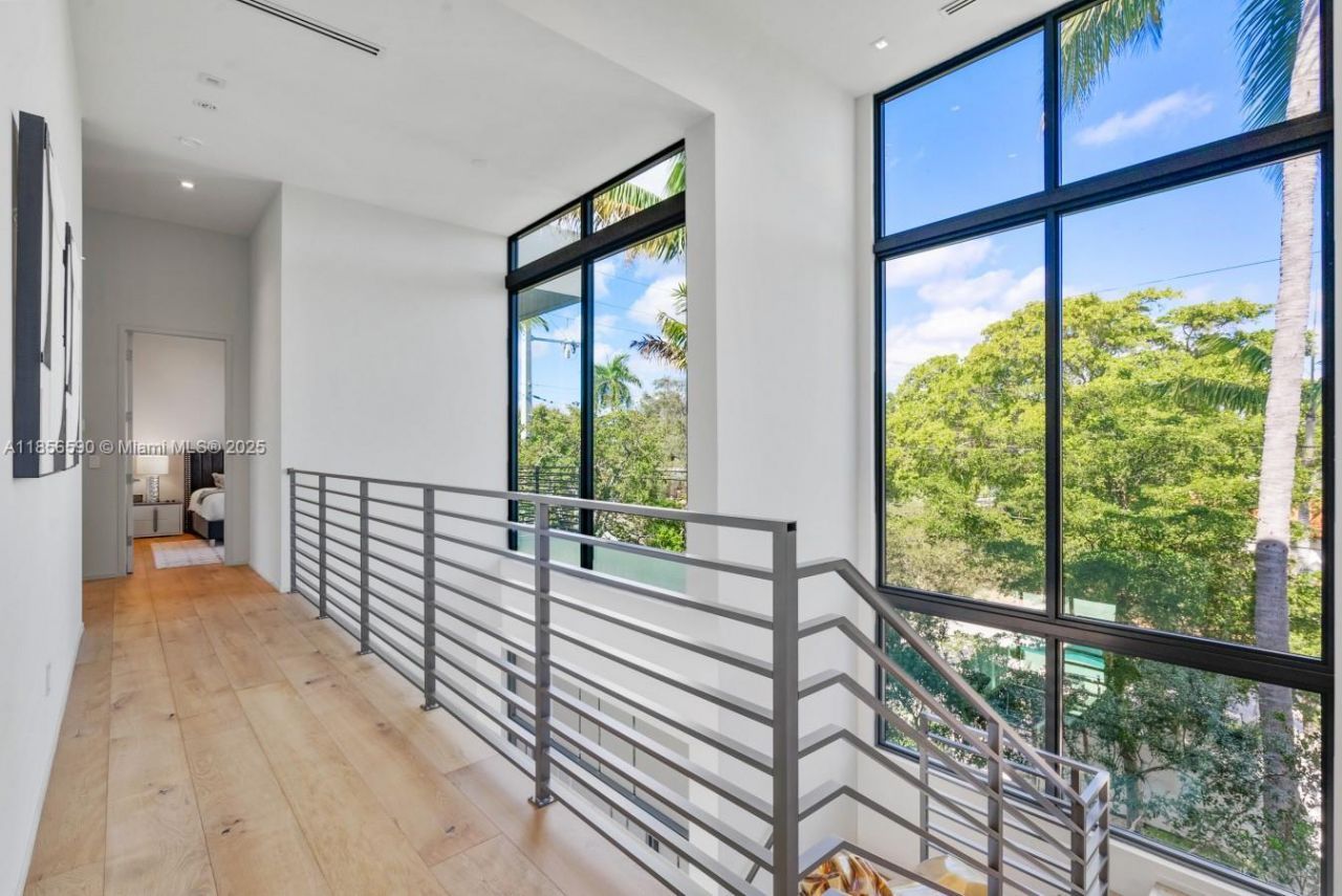 2700 NE 18th St, Fort Lauderdale, FL 33305 Photo