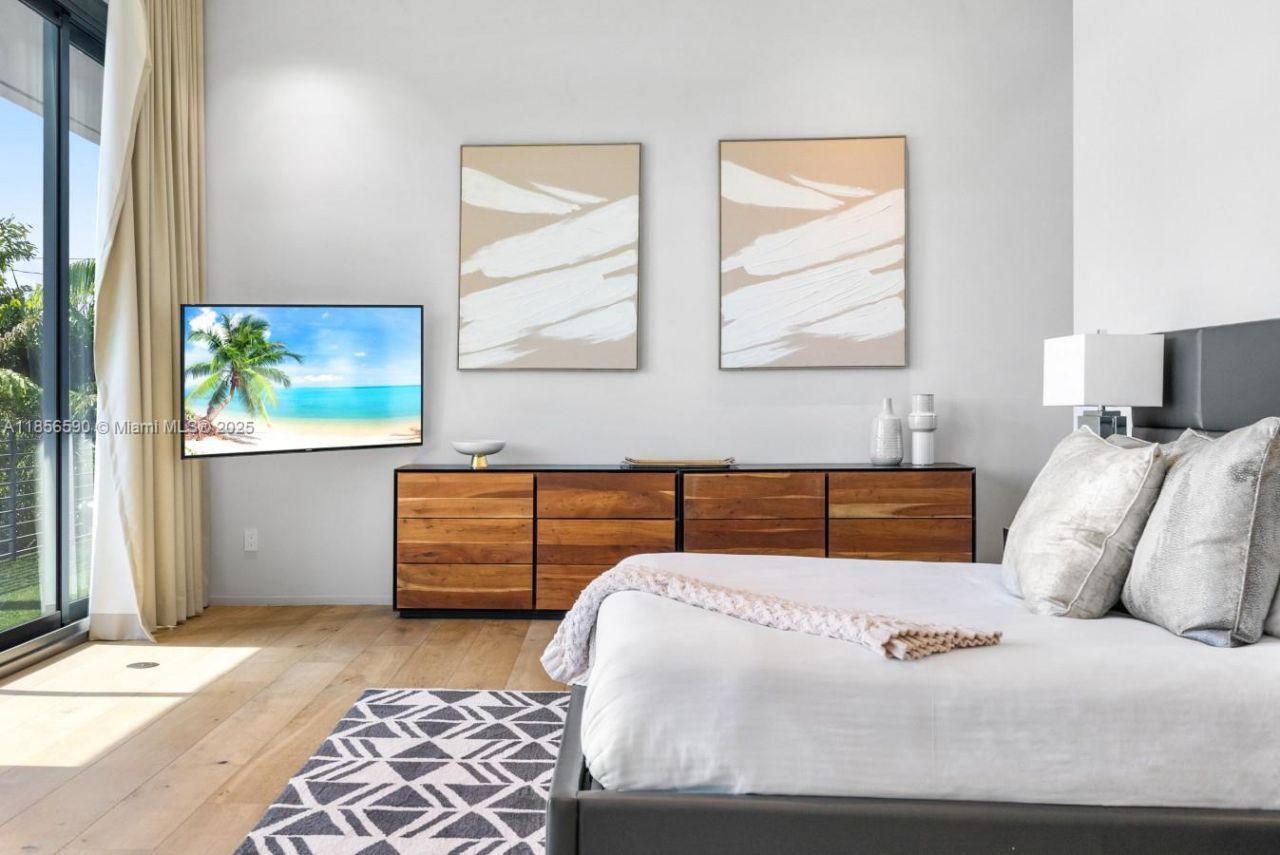 2700 NE 18th St, Fort Lauderdale, FL 33305 Photo