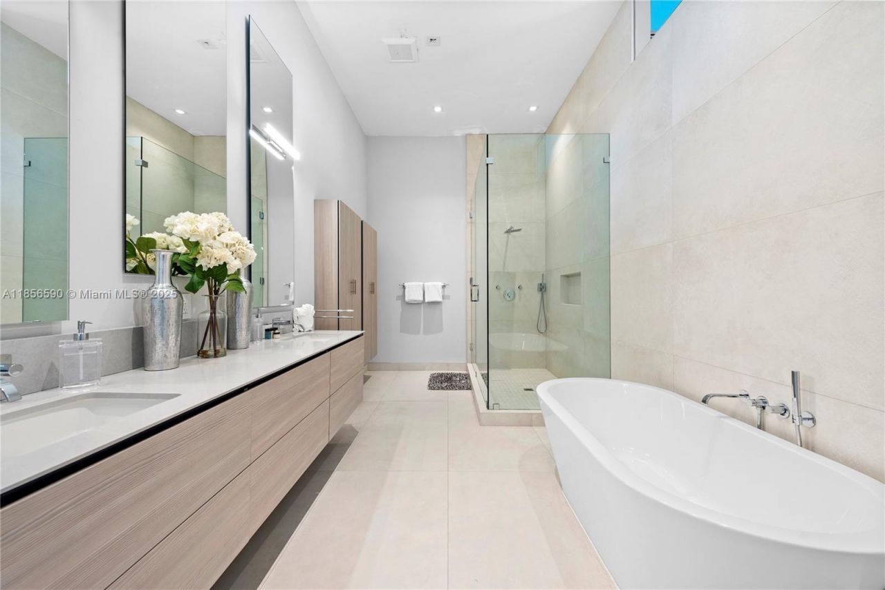 2700 NE 18th St, Fort Lauderdale, FL 33305 Photo