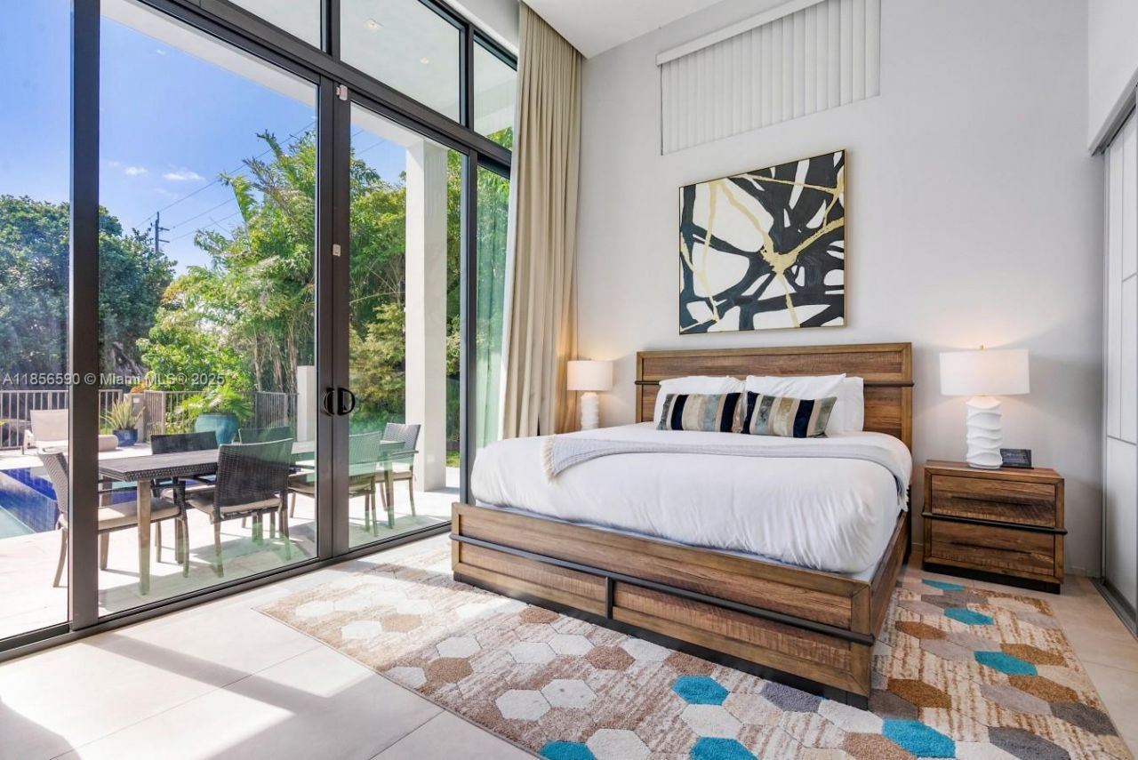 2700 NE 18th St, Fort Lauderdale, FL 33305 Photo