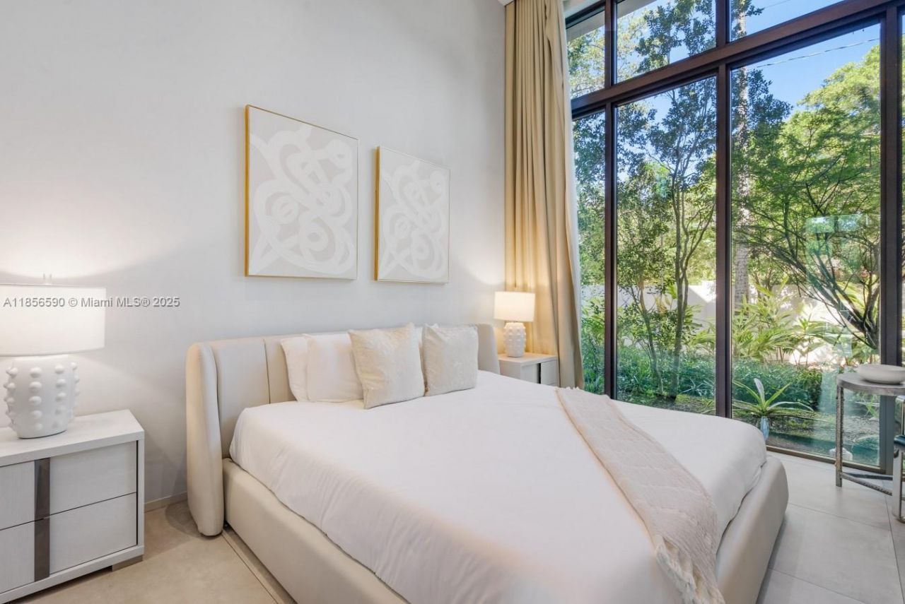 2700 NE 18th St, Fort Lauderdale, FL 33305 Photo