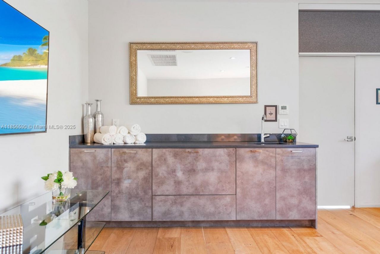 2700 NE 18th St, Fort Lauderdale, FL 33305 Photo