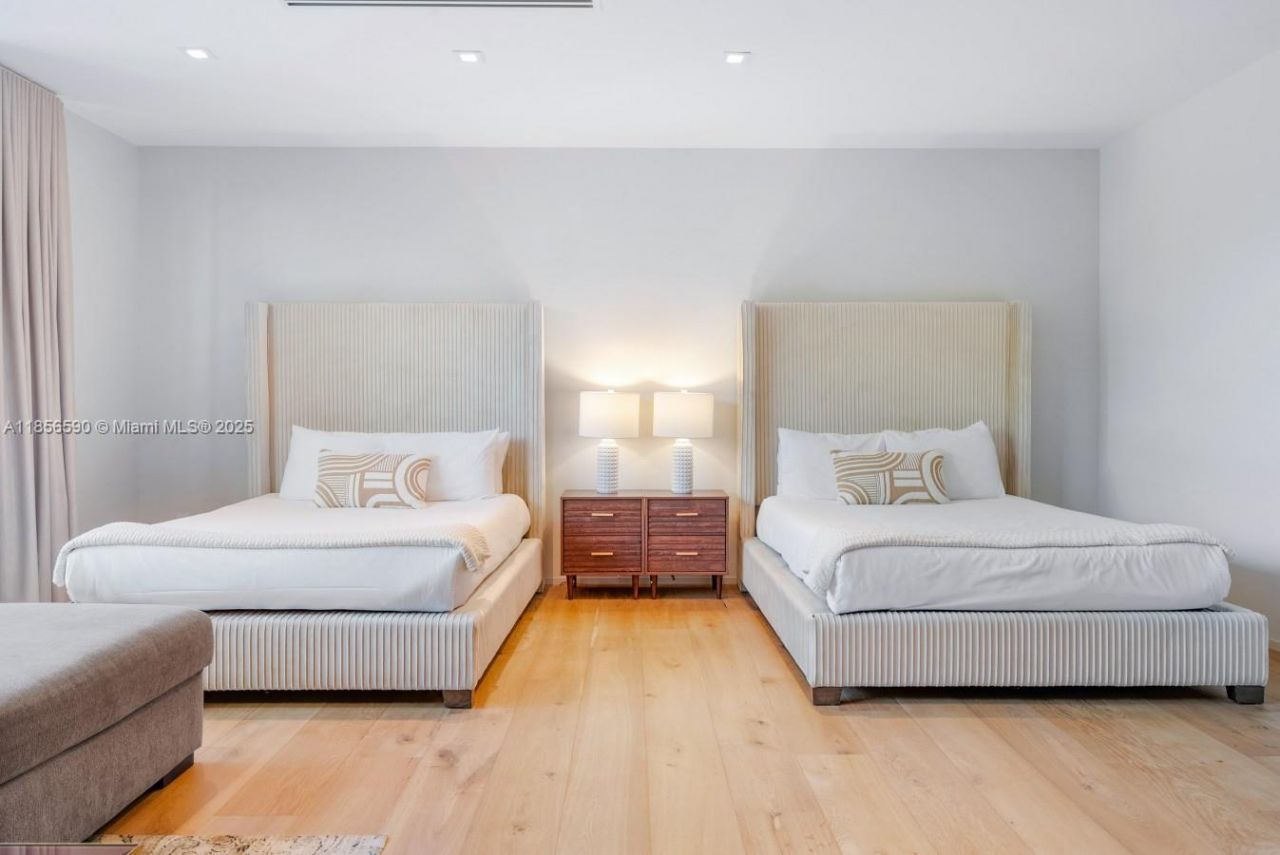 2700 NE 18th St, Fort Lauderdale, FL 33305 Photo