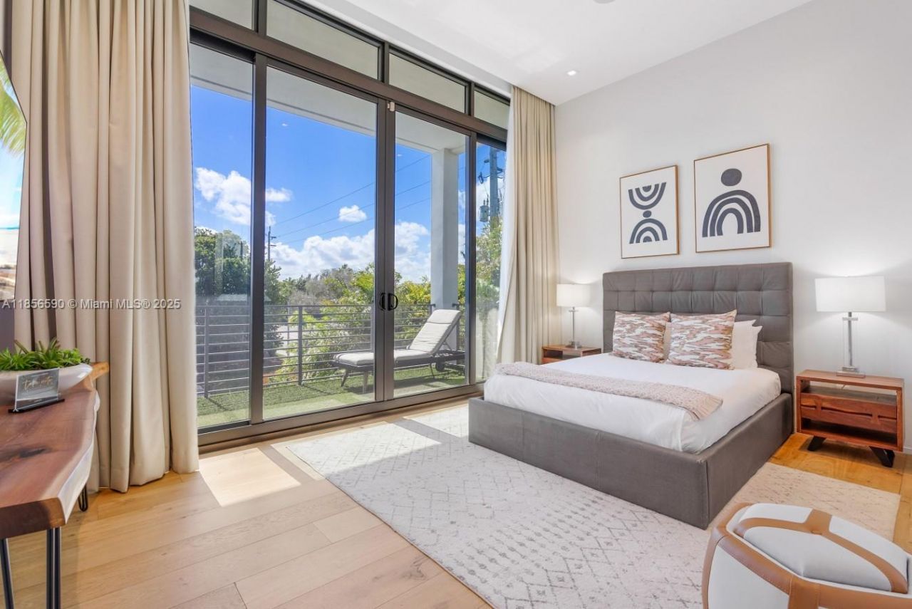 2700 NE 18th St, Fort Lauderdale, FL 33305 Photo