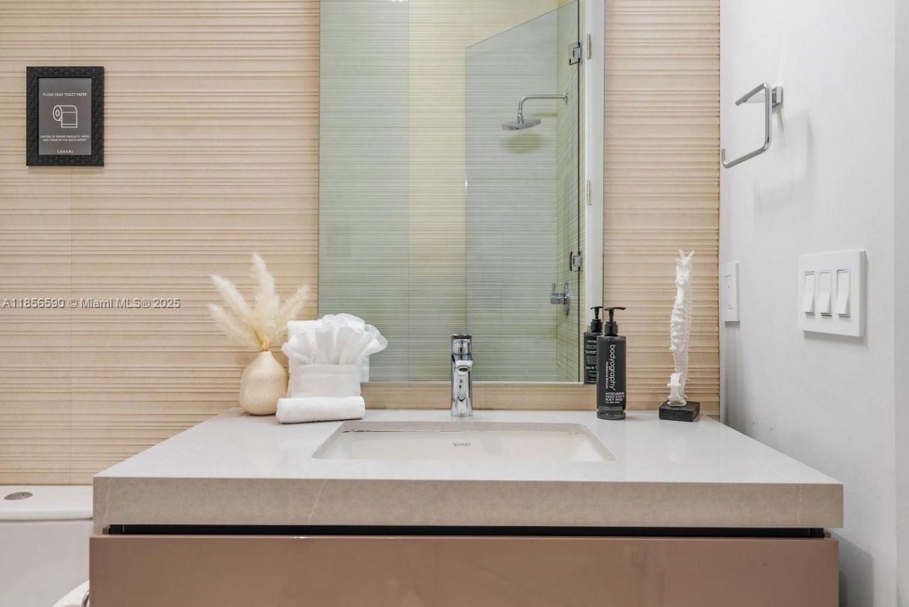 2700 NE 18th St, Fort Lauderdale, FL 33305 Photo