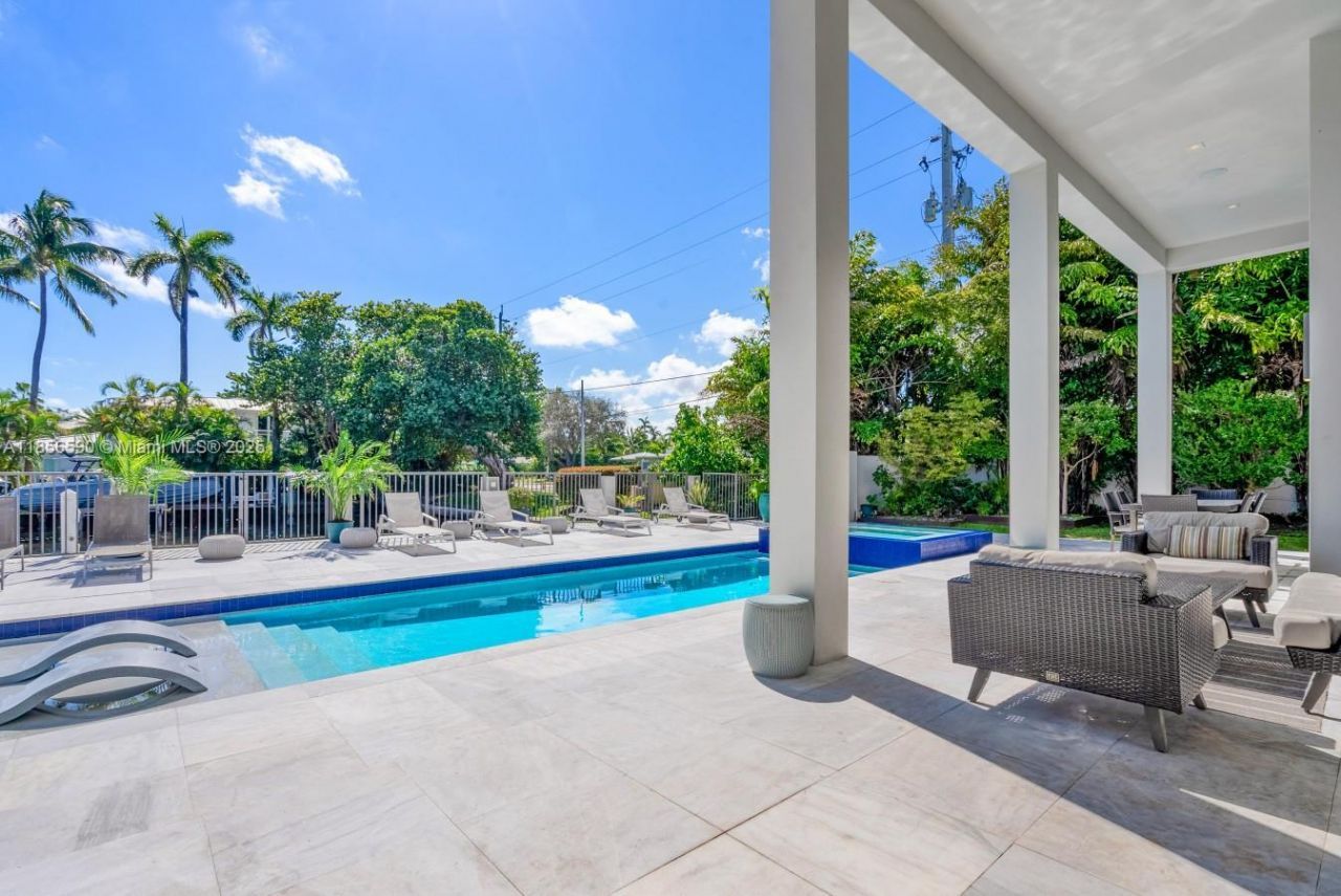 2700 NE 18th St, Fort Lauderdale, FL 33305 Photo