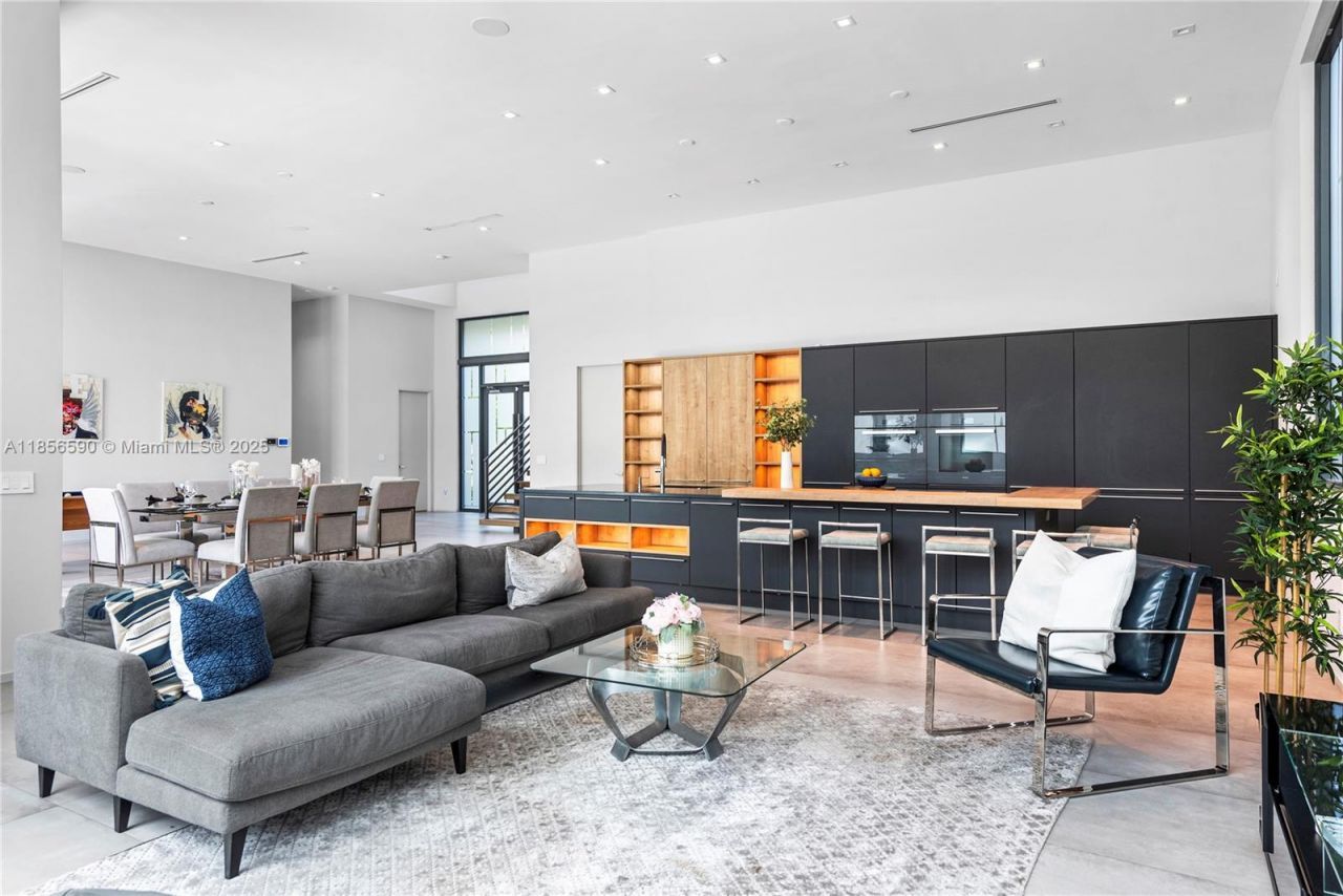 2700 NE 18th St, Fort Lauderdale, FL 33305 Photo