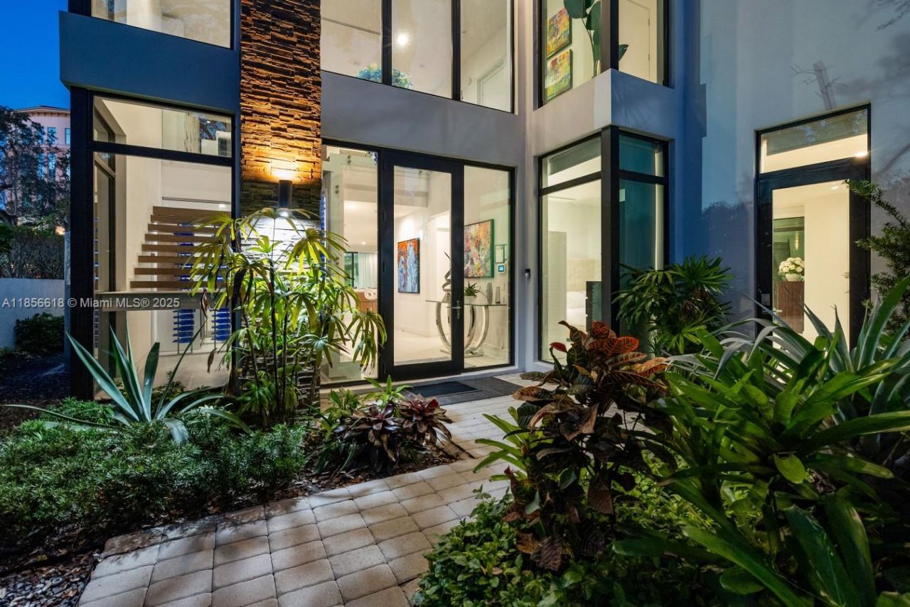 310 SE 11th Ave, Fort Lauderdale, FL 33301 Photo