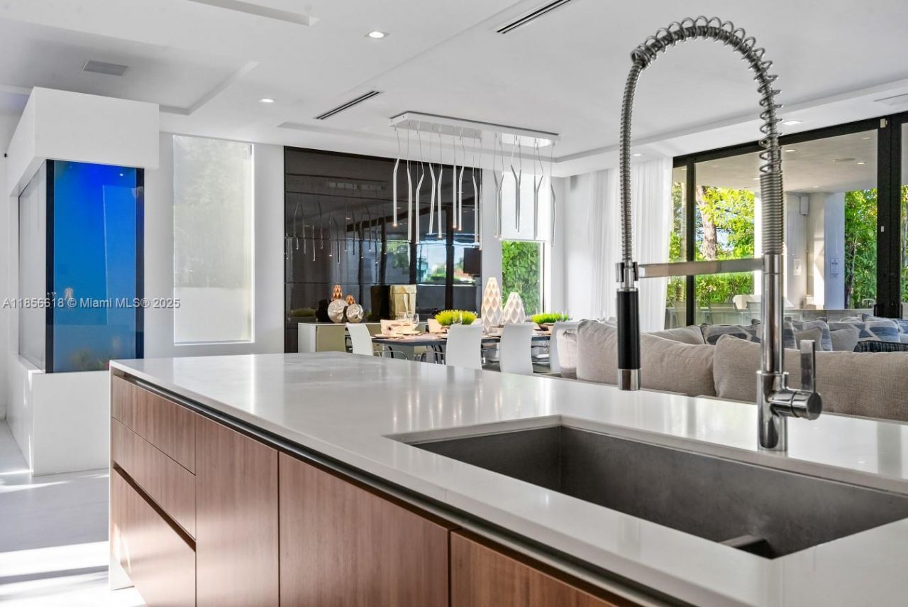 310 SE 11th Ave, Fort Lauderdale, FL 33301 Photo