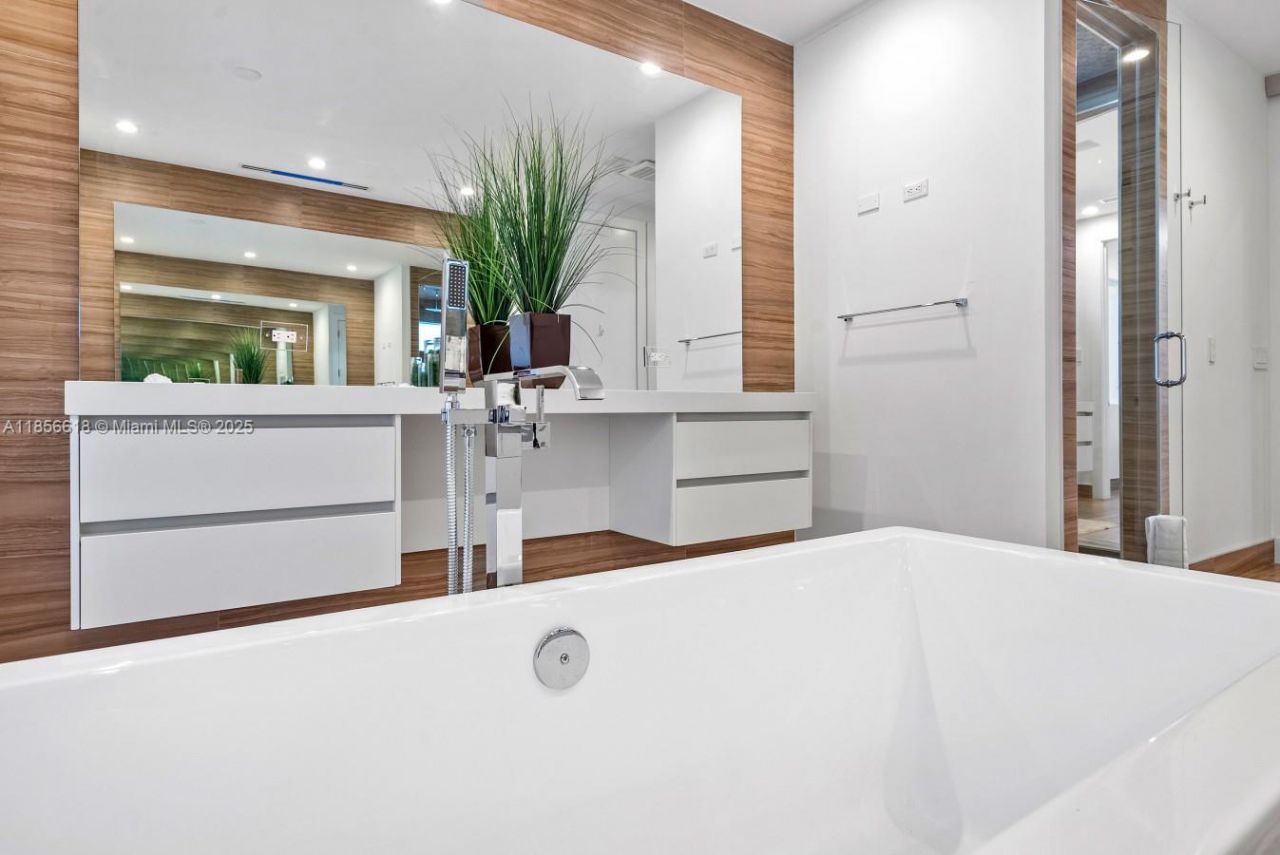 310 SE 11th Ave, Fort Lauderdale, FL 33301 Photo