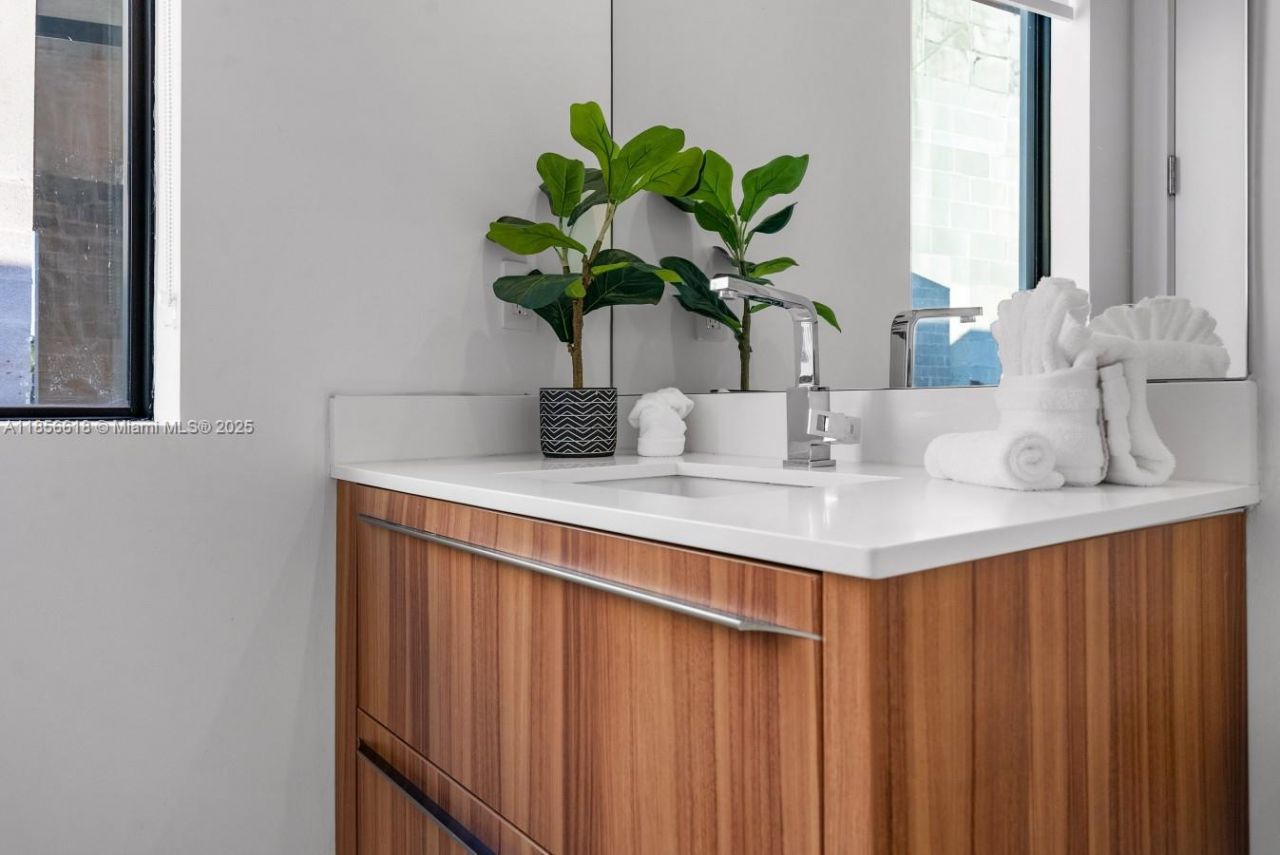 310 SE 11th Ave, Fort Lauderdale, FL 33301 Photo