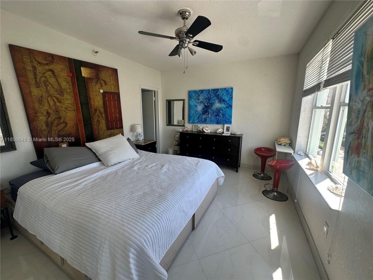 802 Euclid Ave, Unit 305, Miami Beach, FL 33139 Photo
