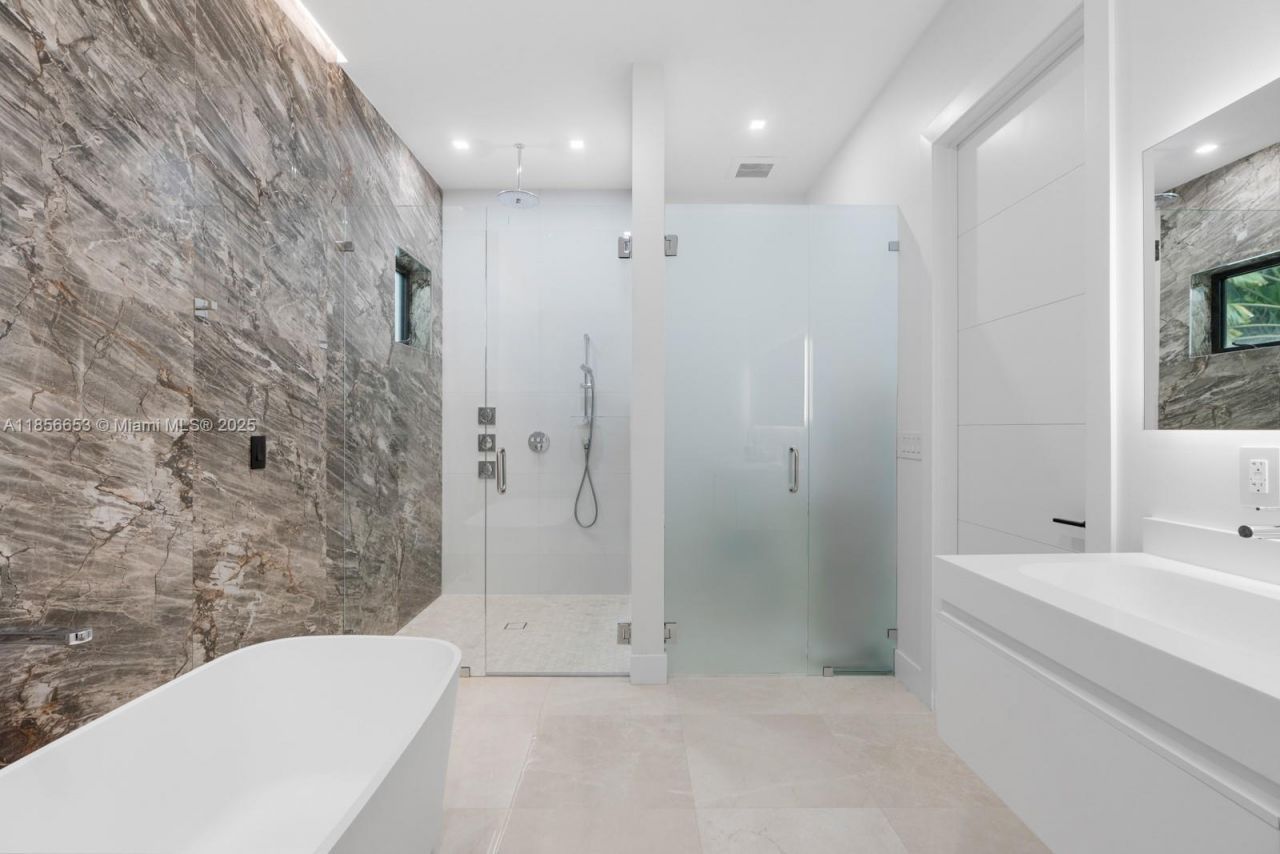 80 NW 129th Ave, Miami, FL 33182 Photo