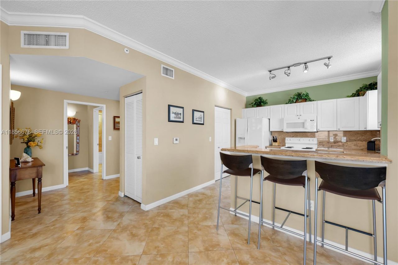 651 Okeechobee Blvd, Unit 1002, West Palm Beach, FL 33401 Photo