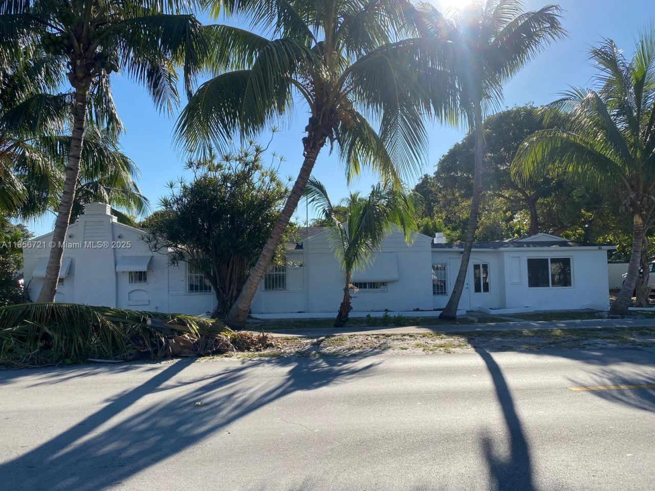 894 NW 108th St, Miami, FL 33168 Photo