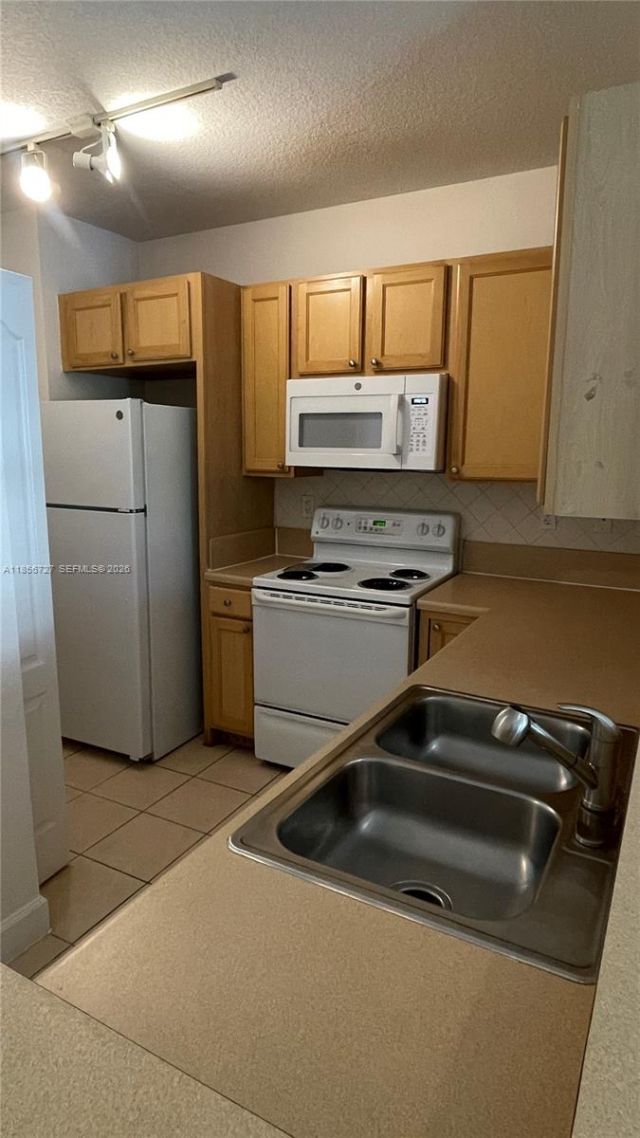 6001 SW 70th St, Unit 127, South Miami, FL 33143 Photo