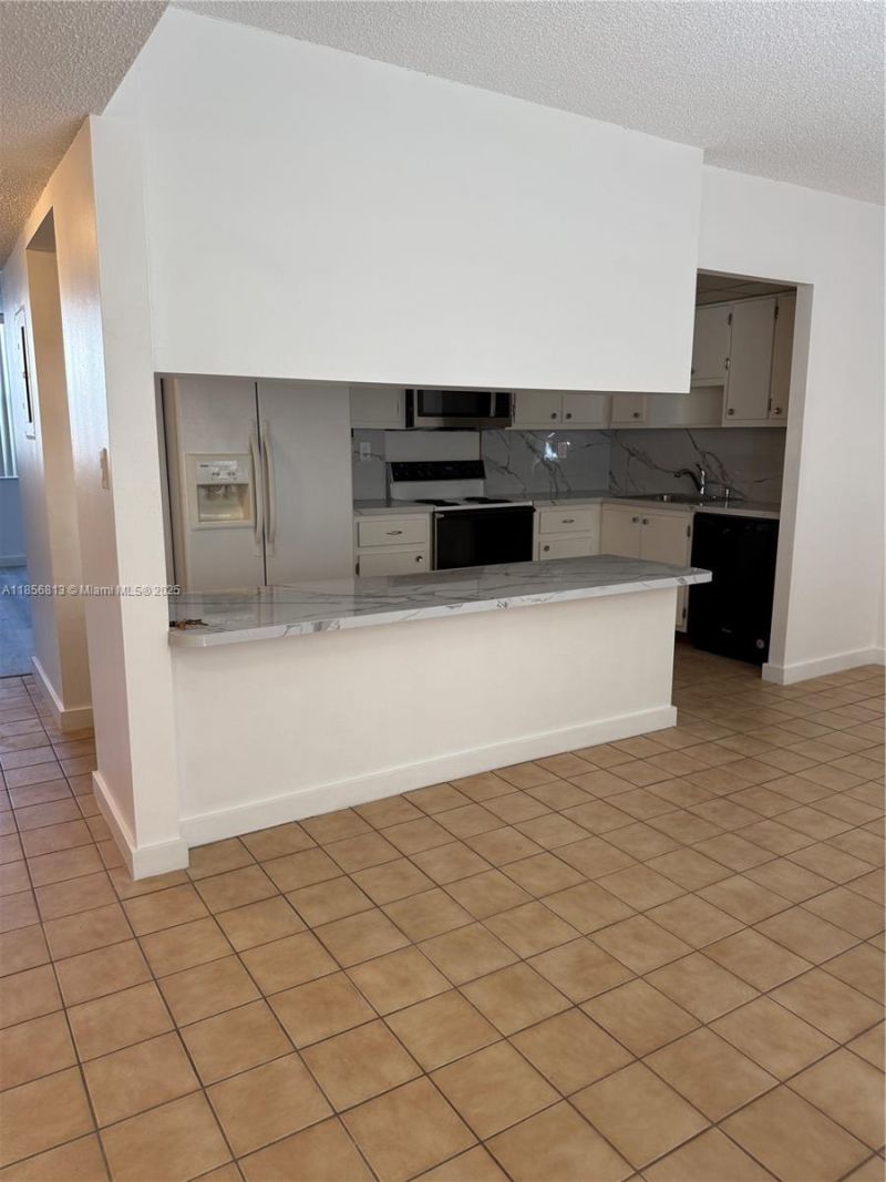20441 NE 30th Ave, Unit 112-9, Aventura, FL 33180 Photo