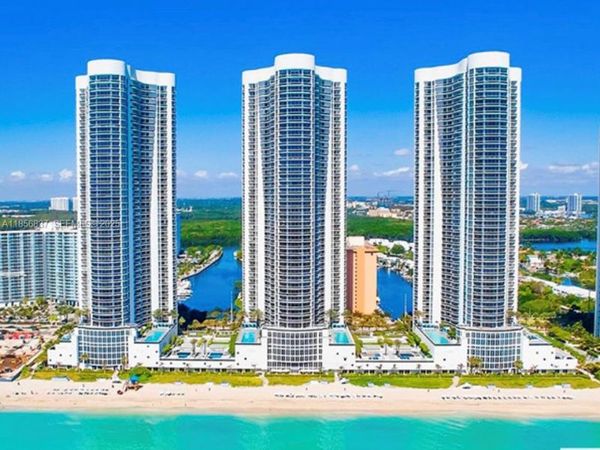 15811 Collins Ave, Unit 2805, Sunny Isles Beach, FL 33160
