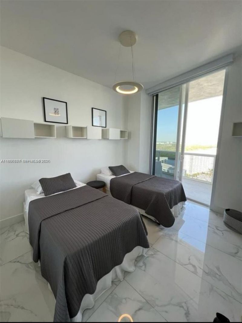 15811 Collins Ave, Unit 2805, Sunny Isles Beach, FL 33160 Photo