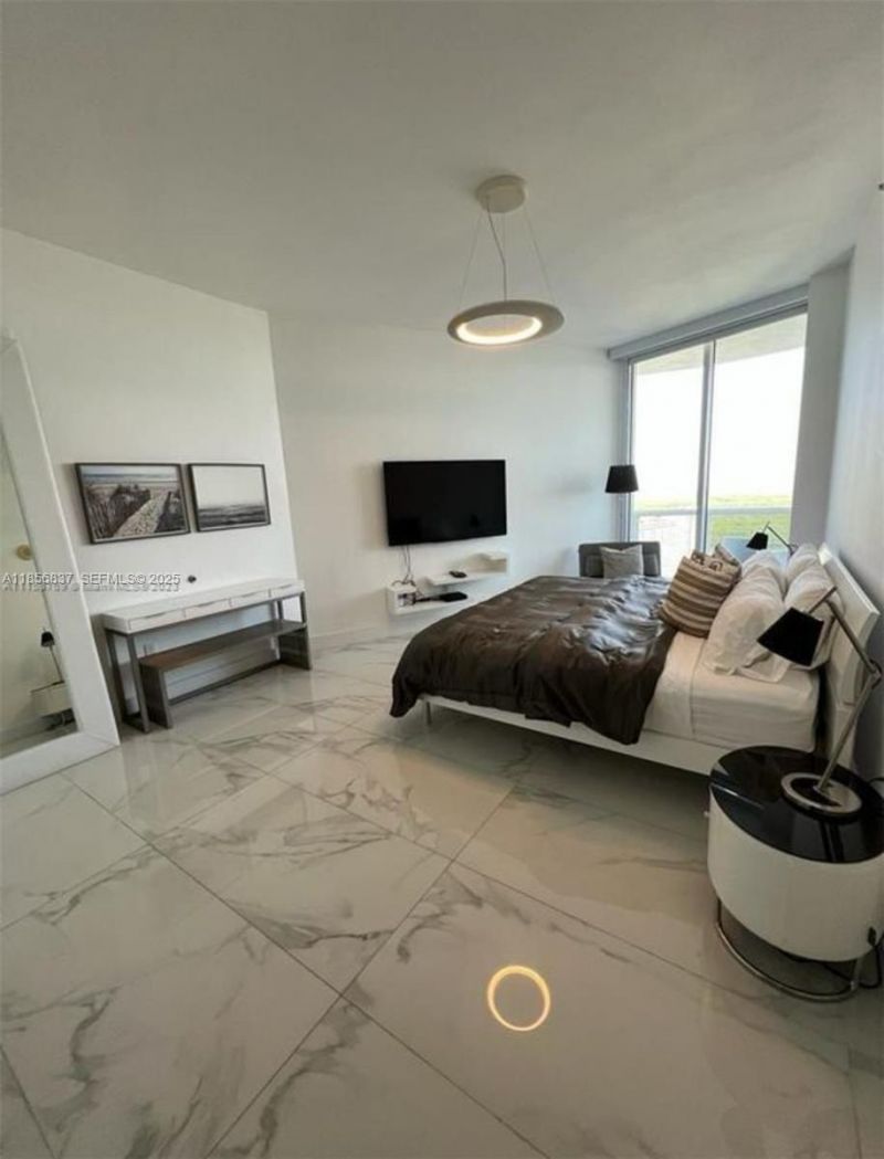 15811 Collins Ave, Unit 2805, Sunny Isles Beach, FL 33160 Photo