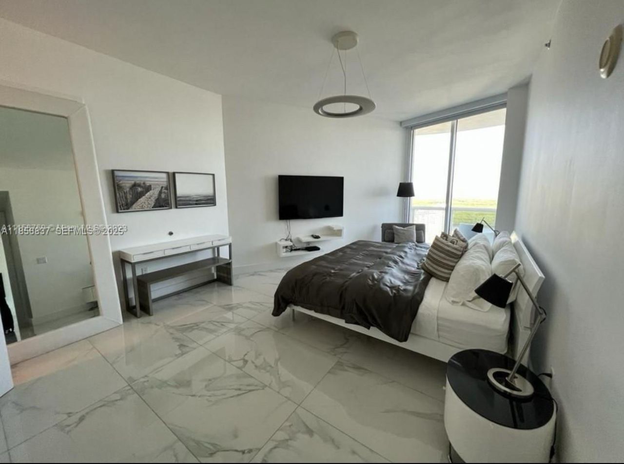 15811 Collins Ave, Unit 2805, Sunny Isles Beach, FL 33160 Photo