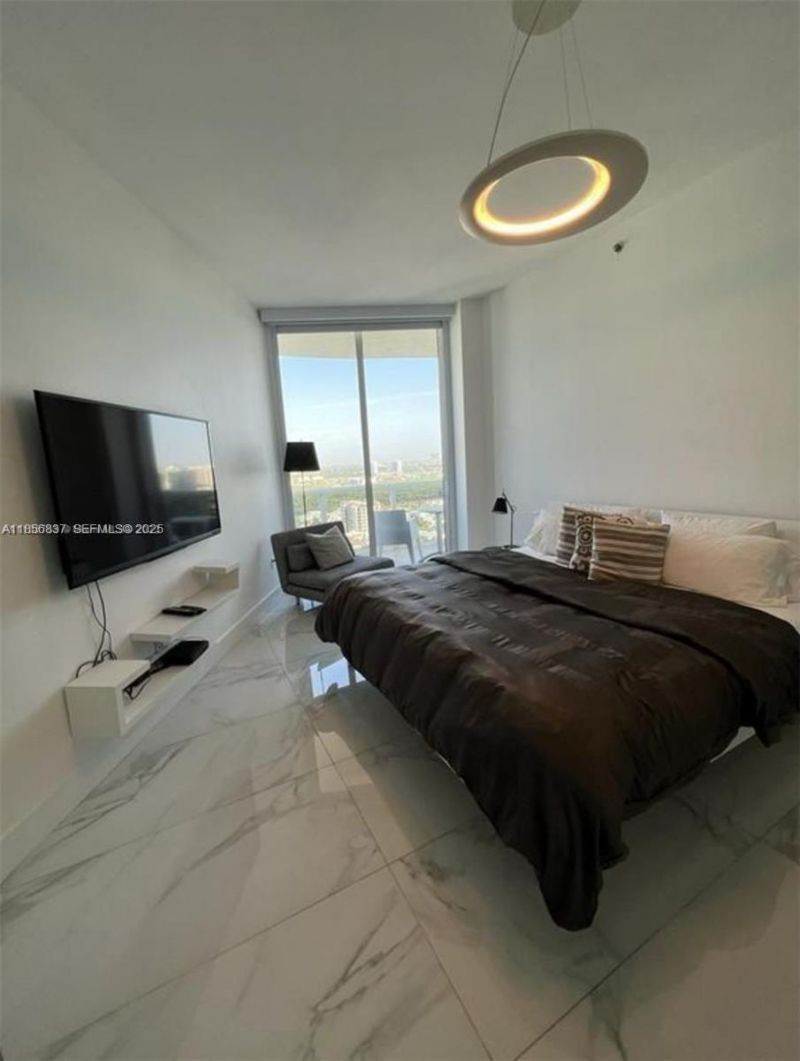 15811 Collins Ave, Unit 2805, Sunny Isles Beach, FL 33160 Photo