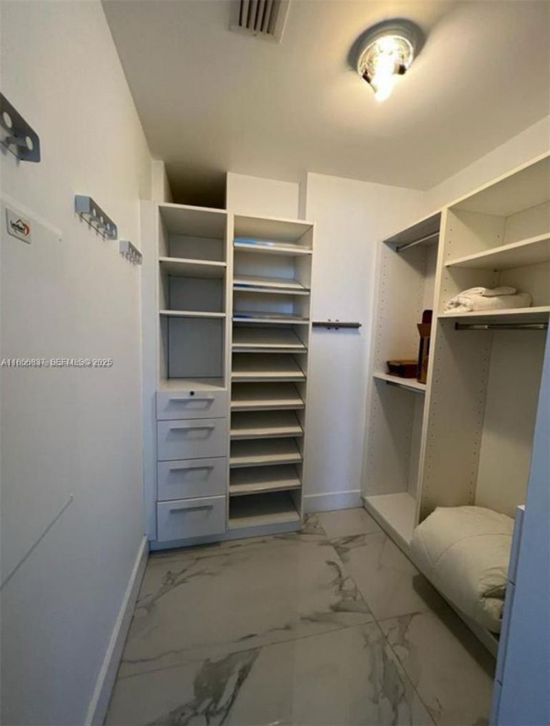 15811 Collins Ave, Unit 2805, Sunny Isles Beach, FL 33160 Photo