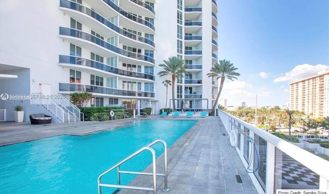 15811 Collins Ave, Unit 2805, Sunny Isles Beach, FL 33160 Photo