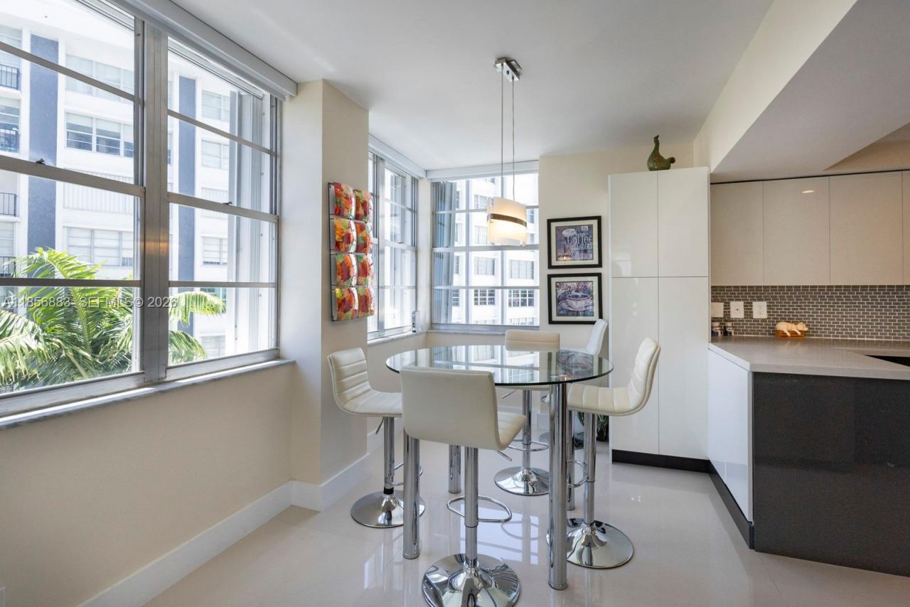 5660 Collins Ave, Unit 4B, Miami Beach, FL 33140 Photo