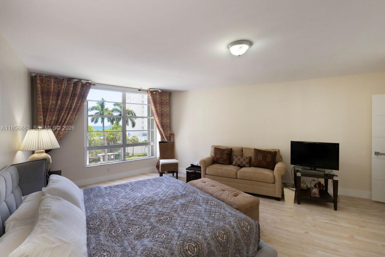 5660 Collins Ave, Unit 4B, Miami Beach, FL 33140 Photo