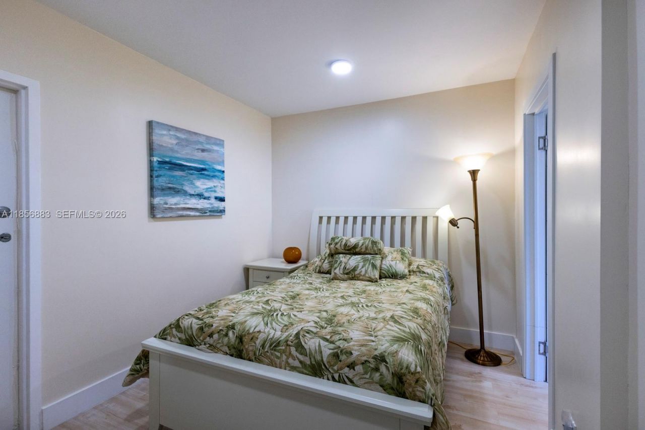 5660 Collins Ave, Unit 4B, Miami Beach, FL 33140 Photo