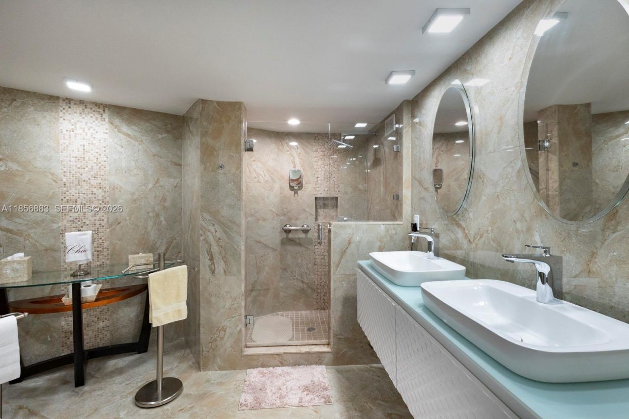 5660 Collins Ave, Unit 4B, Miami Beach, FL 33140 Photo