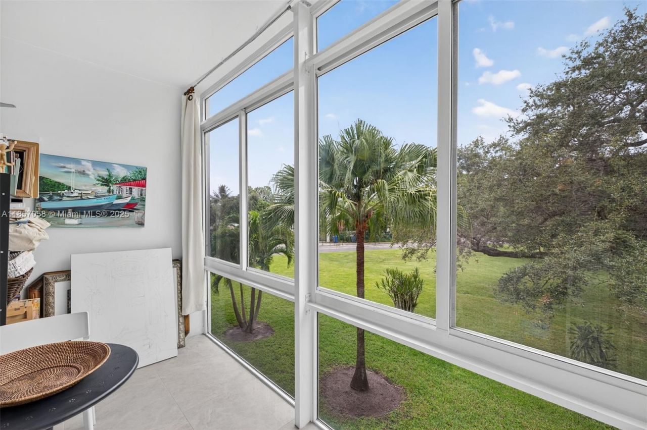 2200 Park Ln, Unit 205, Hollywood, FL 33021 Photo