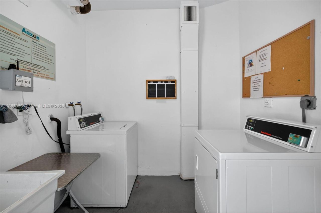 2200 Park Ln, Unit 205, Hollywood, FL 33021 Photo