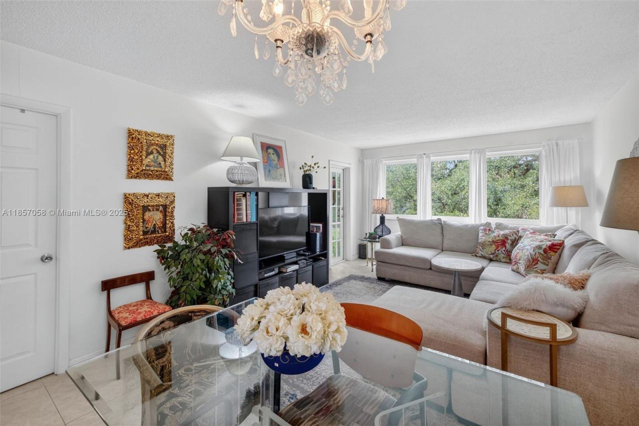 2200 Park Ln, Unit 205, Hollywood, FL 33021 Photo