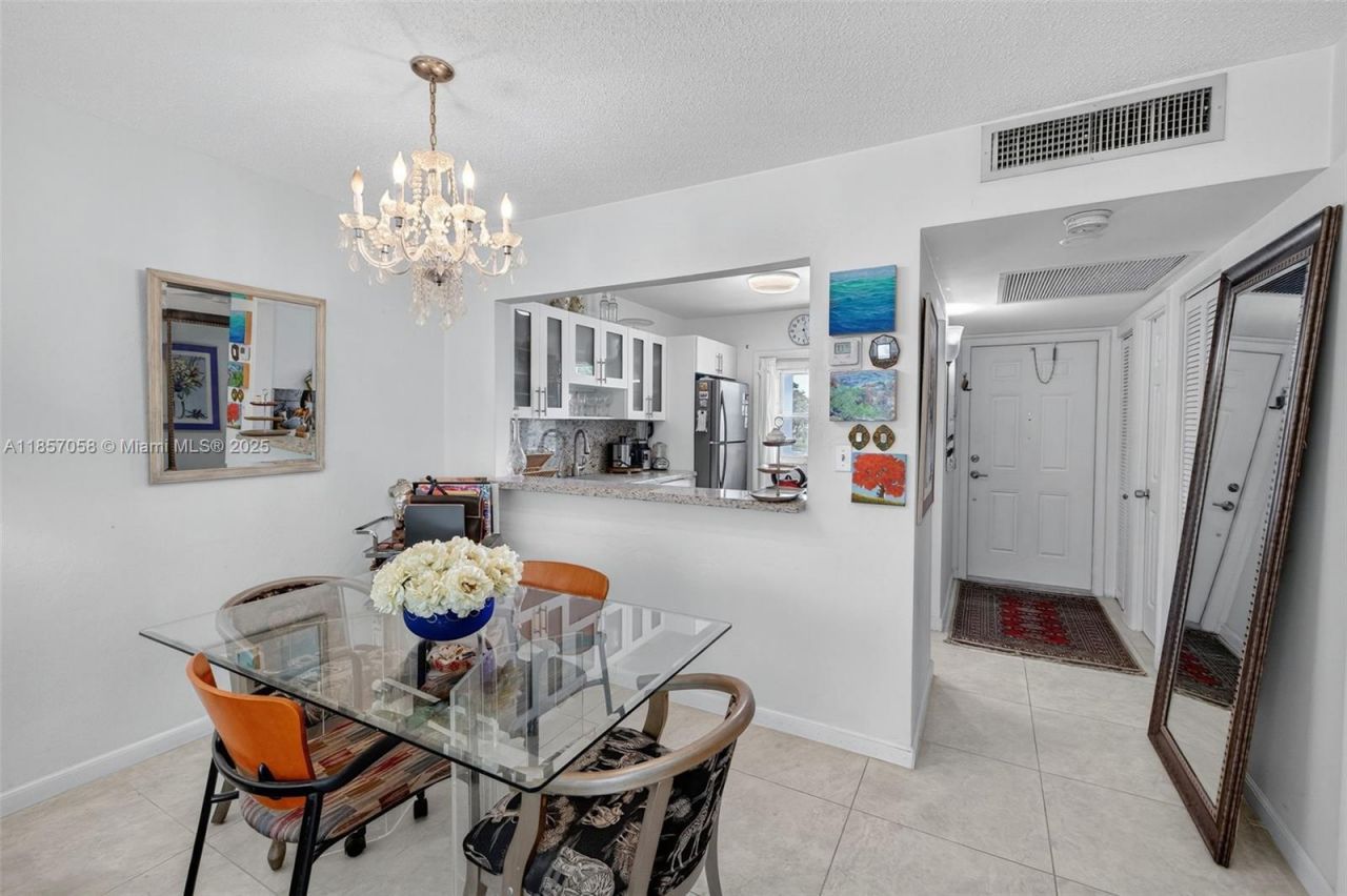 2200 Park Ln, Unit 205, Hollywood, FL 33021 Photo