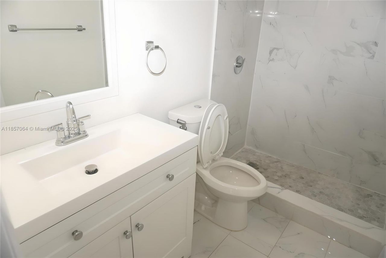 4851 E 8th Ct, Hialeah, FL 33013 Photo