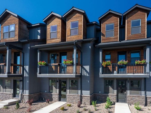 20532 NE Empire Avenue, Bend, OR 97701