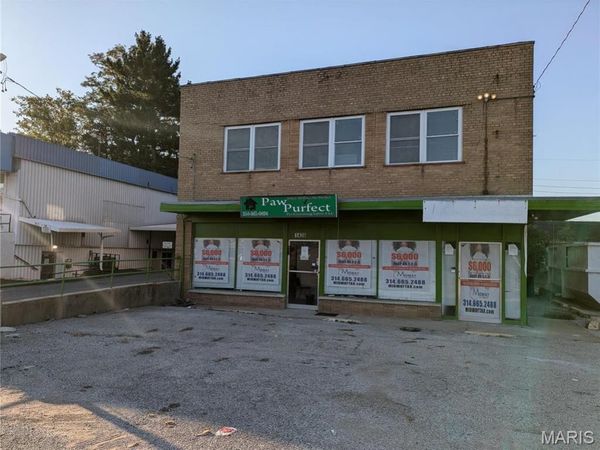 1434 Chambers Road, St Louis, MO 63135