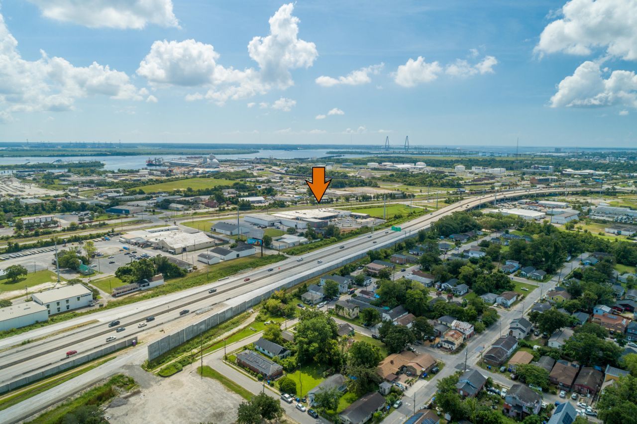 1859 Summerville Avenue Photo 4