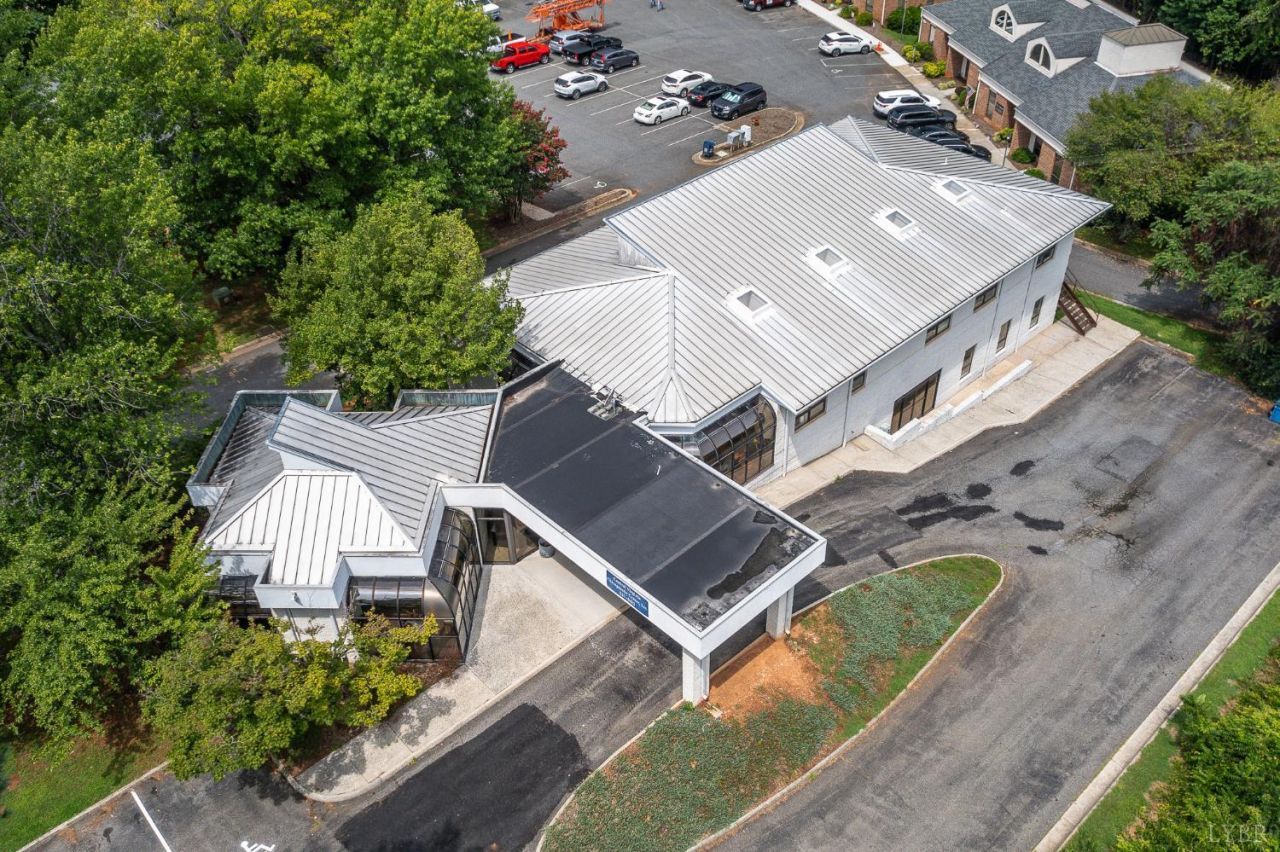 7327 Timberlake Road, Lynchburg, VA 24502